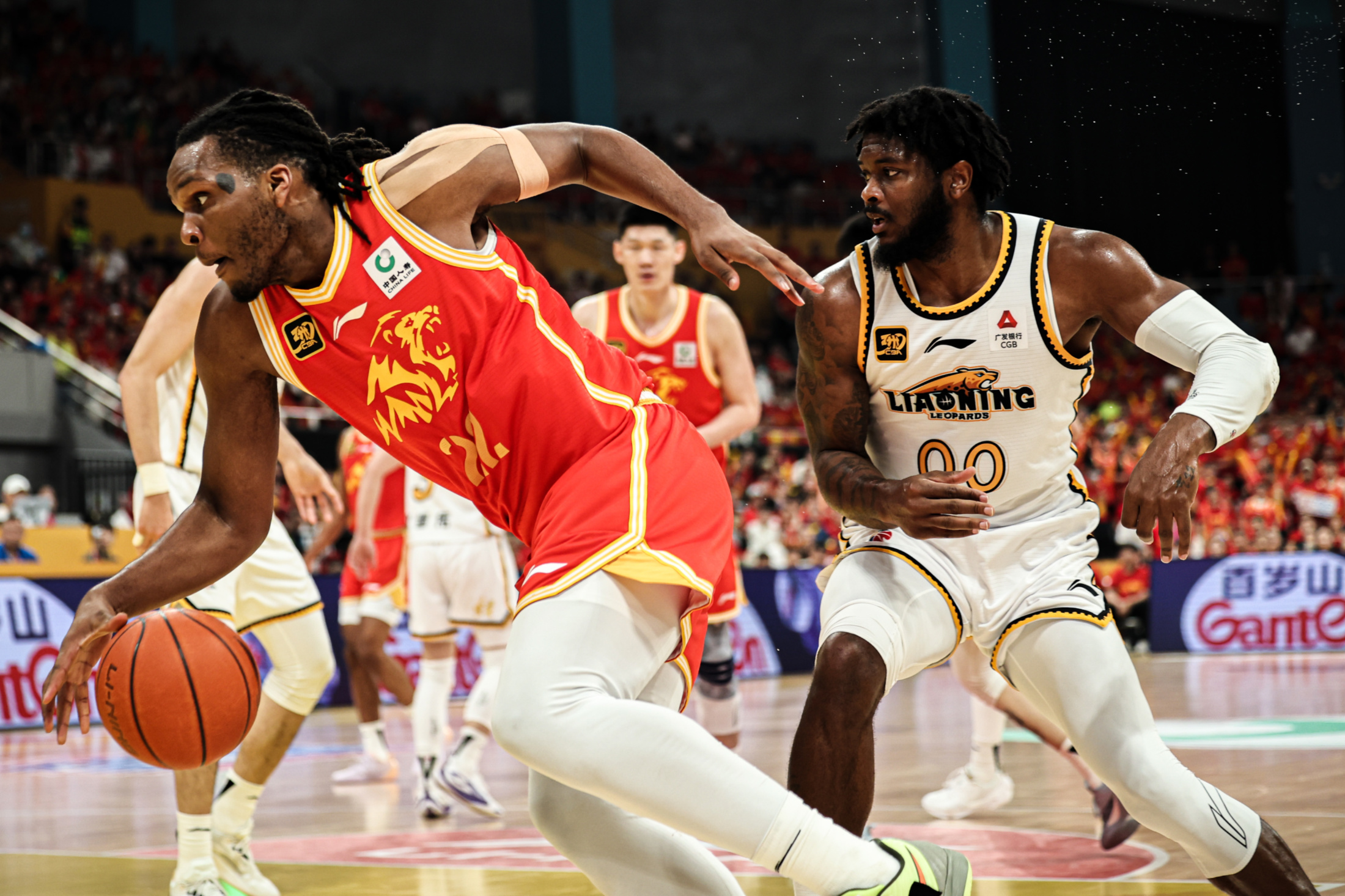 关于今夜体能课后，广厦男篮临场应变备战社区盾，更衣室稳定，赛季目标并未改变的信息